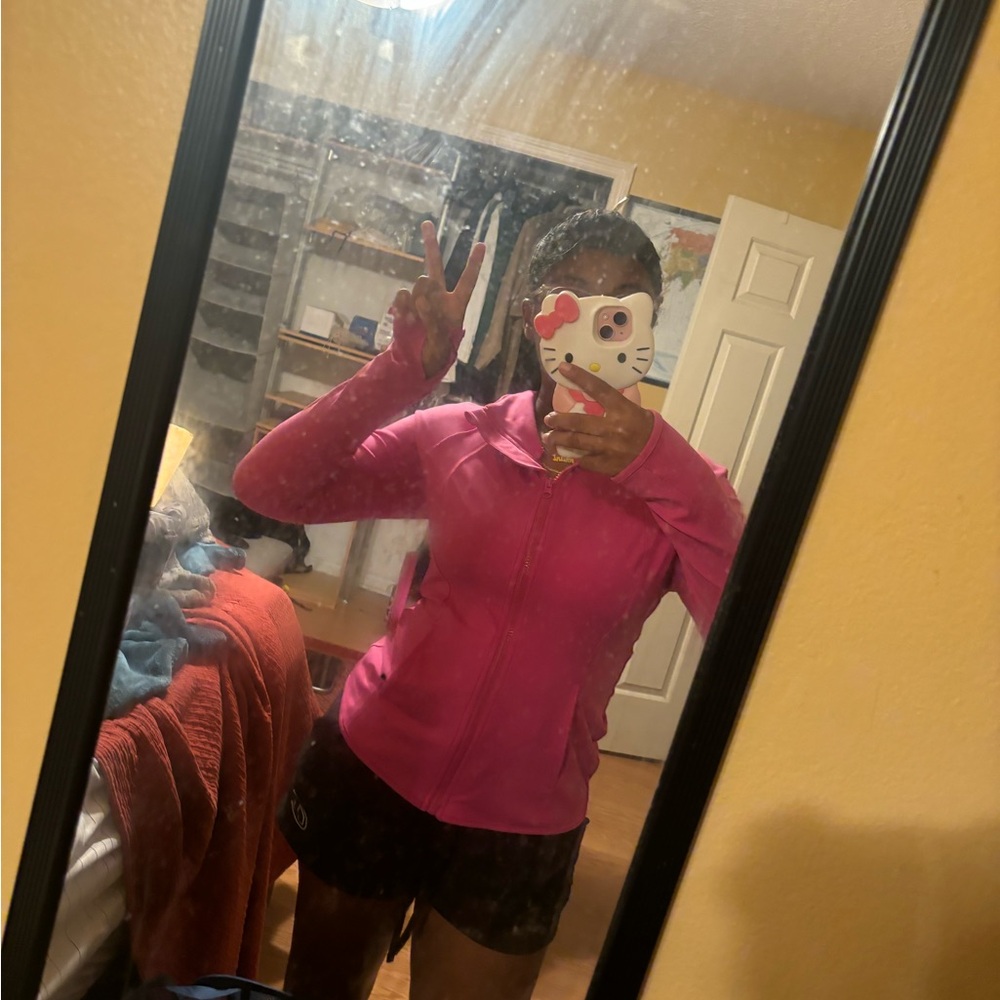 pink zip up jacket🎀